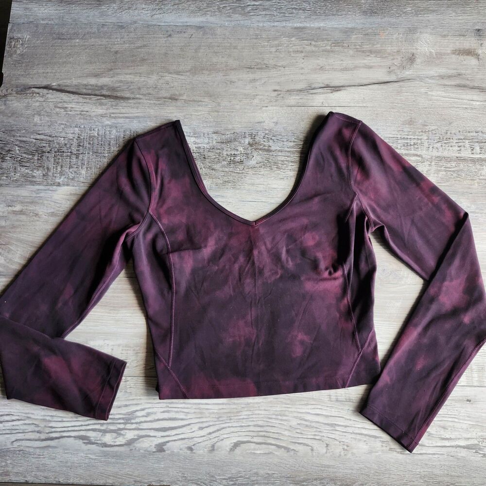 (8) Lululemon Align long sleeve top